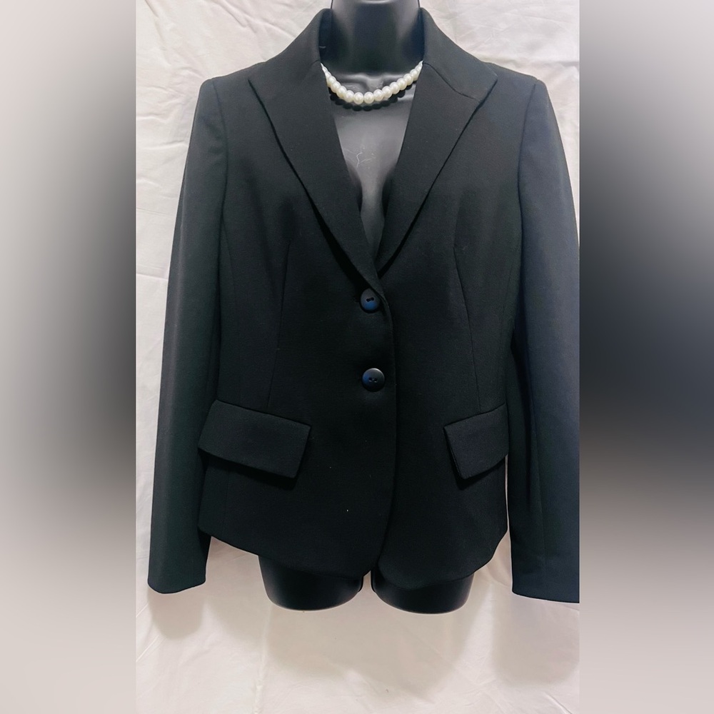 Elegant Black Women's Blazer